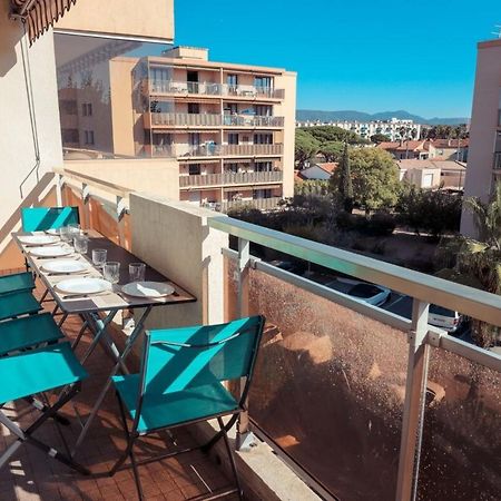 Chic Appart Du Port Fréjus Kültér fotó