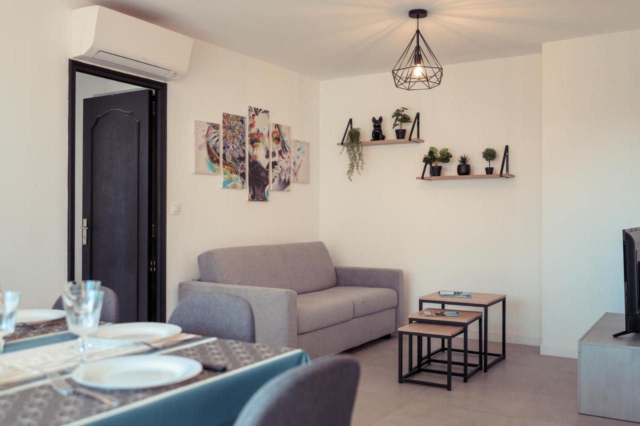Chic Appart Du Port Fréjus Kültér fotó