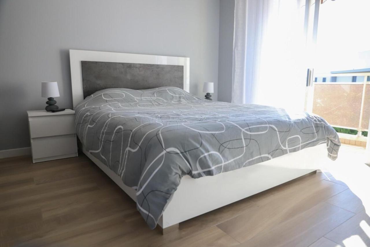 Chic Appart Du Port Fréjus Kültér fotó